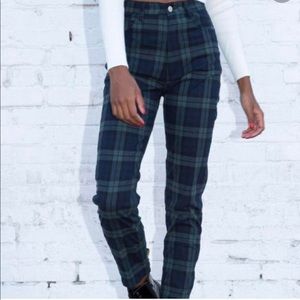 [SOLD] Brandy Melville Green Plaid Pants